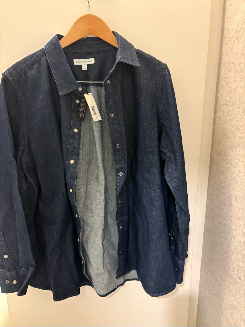 Banana Republic Denim Shirt. Size XL. New with tags.
